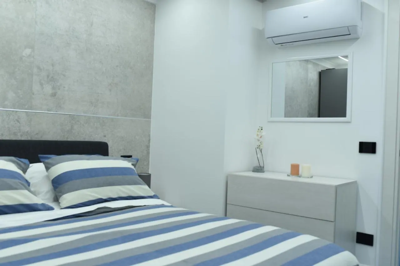 Chiaja Lux House Apartment Naples